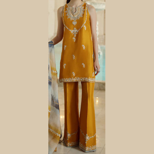 Indian_Outfit,Pakistani_Outfit,Shalwar_Kameez,Indian_Desinger,Pakistani_Desinger,Momina_Teli,Zafran